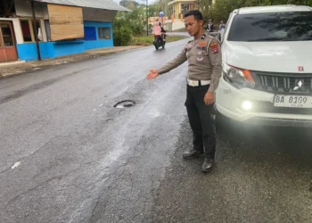 Pemotor Berboncengan Diseruduk Mobil di Sawahlunto, Satu Korban Dirujuk ke Padang
