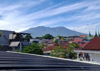 Benarkah Ada Rekahan Baru di Gunung Marapi, Ini Faktanya