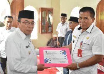 Pemko Padang Salurkan Dana Operasional untuk RT/RW dan Kader Posyandu di Nanggalo