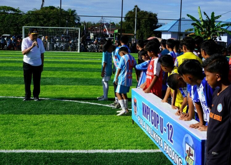 Wakil Wali Kota Padang, Maigus Nasir, secara langsung membuka ajang KNPI Cup U-12, Rabu (9/7).
