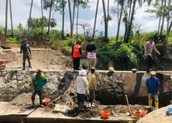 PT Semen Padang Salurkan Bantuan untuk Perbaikan Irigasi Pascabencana di Tanah Datar