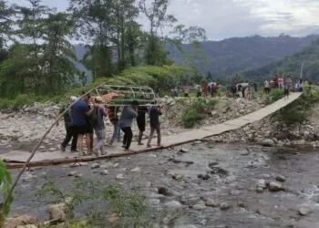 Jembatan Darurat Koto Rawang Makan Korban Jiwa, Pemkab Pesisir Selatan Sebut Pembangunan Tertunda karena Efisiensi Anggaran