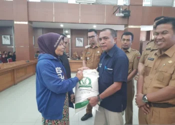 Pemko Bukittinggi Salurkan Bantuan Beras Periode Juni–Juli untuk 4.937 KK