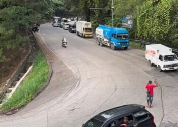 Penutupan Jalan Tanjakan Panorama I Sitinjau Lauik Ditunda, Lalu Lintas Padang-Solok Masih Normal