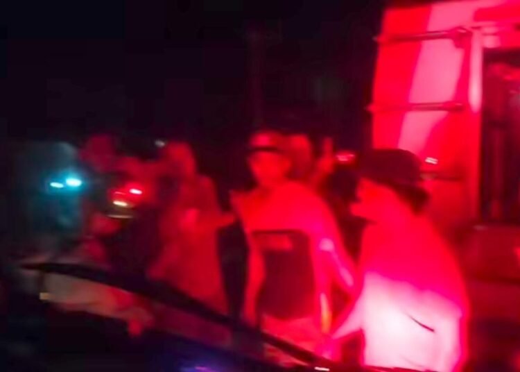 Kebakaran rumah di Jorong Koto Tuo, Nagari Tanjuang Bingkuang, Kecamatan Kubung, Kabupaten Solok, pada Minggu malam (6/7)