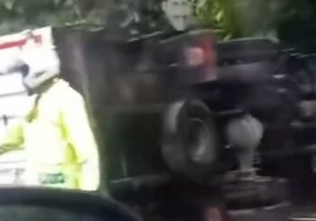 Video: Kecelakaan di Lembah Anai, Mobil Boks Terguling