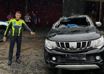 Mobil Dinas Pemkab Dharmasraya Kecelakaan di Jalan Solok-Padang, Bagian Depan Hancur