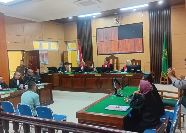 Sidang kasus pembunuhan NKS dengan terdakwa In Dragon di Pengadilan Negeri Pariaman