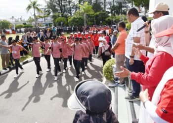 Meriahkan HUT RI ke-80, Pemko Pariaman Gelar Lomba Gerak Jalan Antar Instansi