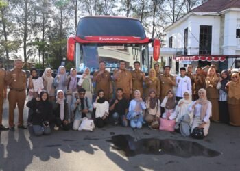 13 Mahasiswa Pariaman Berangkat Kuliah Gratis ke Telkom University Bandung