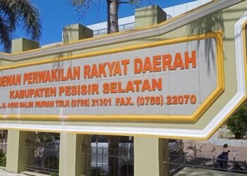 DPRD Pesisir Selatan Tunda Bertemu Masyarakat, Sambut Anggota DPR dan Wakil Gubernur