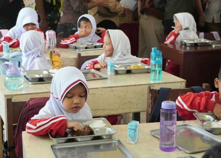 Pelaksanaan MBG di SDN 24 Ujung Gurun, Kota Padang.