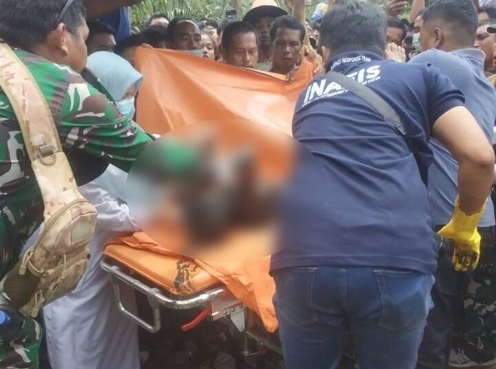 Penemuan mayat perempuan di parit Kubu Gadang, Jorong Binubu, Nagari Sontang Cubadak, Kecamatan Padang Gelugur, Kabupaten Pasaman, Selasa (12/08/2025).