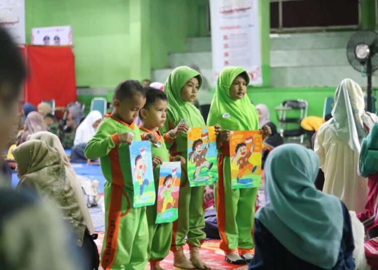 Sebanyak 221 anak TK se-Kota Padang Panjang antusias mengikuti lomba mewarnai bertema kemerdekaan, Kamis (14/8/2025).