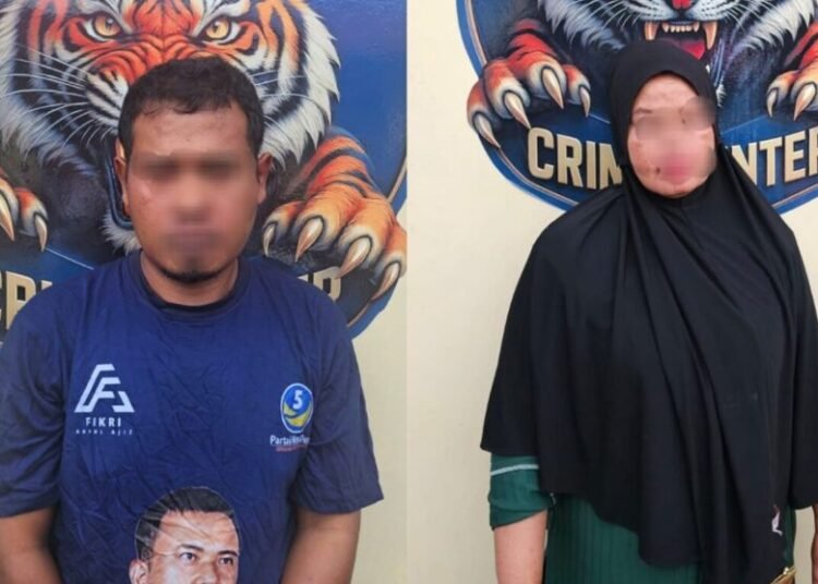 Sepasang suami istri di Nagari Batipuh Baruh, Kecamatan Batipuh, Tanah Datar, ditangkap polisi pada Kamis (14/8) karena menguras rekening kakak mereka lewat ATM. Foto: Polres Padang Panjang