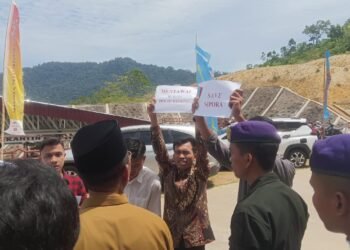 Mahasiswa Tolak Kehadiran Gubernur Mahyeldi di PBAK UIN Imam Bonjol Padang