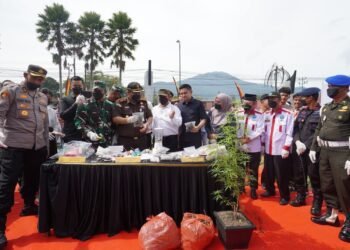 Kejari Padang Panjang Musnahkan Barang Bukti 34 Perkara Tindak Pidana