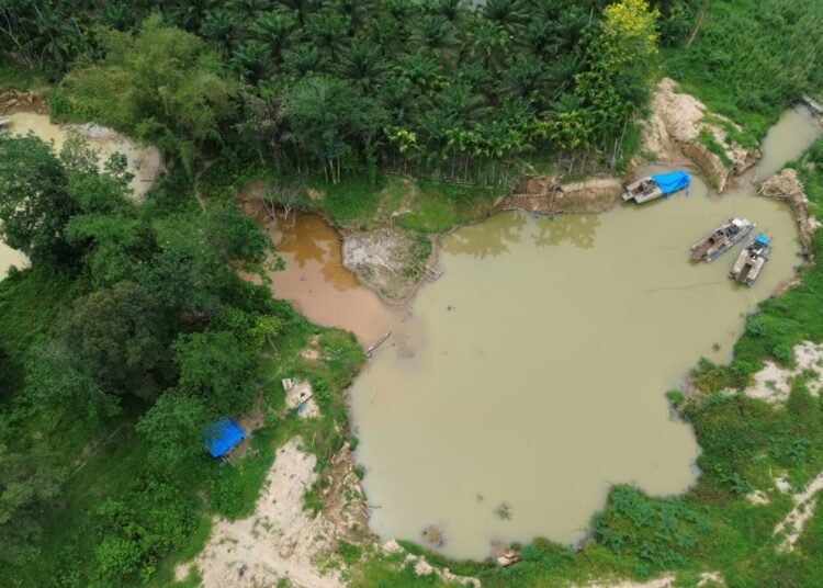 Salah satu lokasi tambang emas ilegal di Sijunjung. Foto: Walhi Sumbar