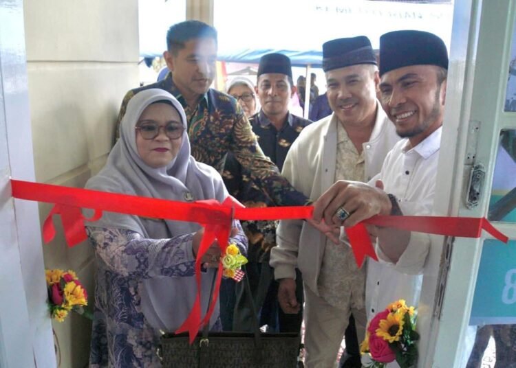 Wakil Wali Kota Padang Panjang, Allex Saputra meresmikan pemakaian Asrama Panti Sosial Amanah Bundo di Jalan RPH No. 11 RT IX, Kelurahan Silaing Bawah, Padang Panjang Barat, Sabtu (30/8/2025).