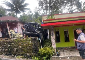 Mobil Tabrak Rumah Warga di Agam, Satu Orang Dikabarkan Tewas