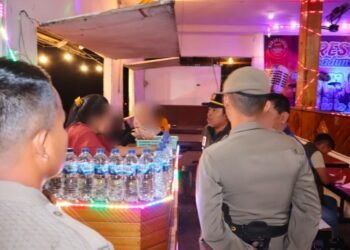 Dua Kafe di Padang Dirazia Petugas, Alkohol dan Sound System Disita