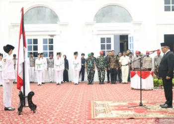 Wali Kota Ramlan Kukuhkan 54 Paskibraka untuk HUT RI ke-80 di Bukittinggi