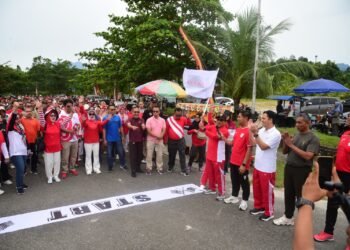 Bupati dan Warga Padang Pariaman Semarakkan HUT RI dengan Lomba Meriah dan Donor Darah