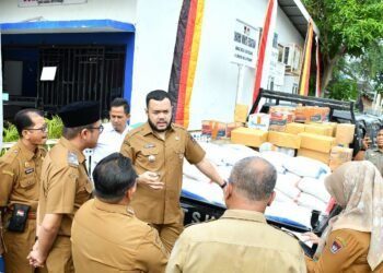 Wali Kota Padang Salurkan Bansos untuk Disabilitas, Lansia, dan Anak Luar Panti