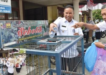 Program Sedekah Botol Plastik Dapat Apresiasi Wakil Wali Kota Pariaman