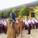 Viral! Oknum Guru SD Diduga Hendak Cekik Siswa Saat Upacara, Para Murid Bubar Ketakutan