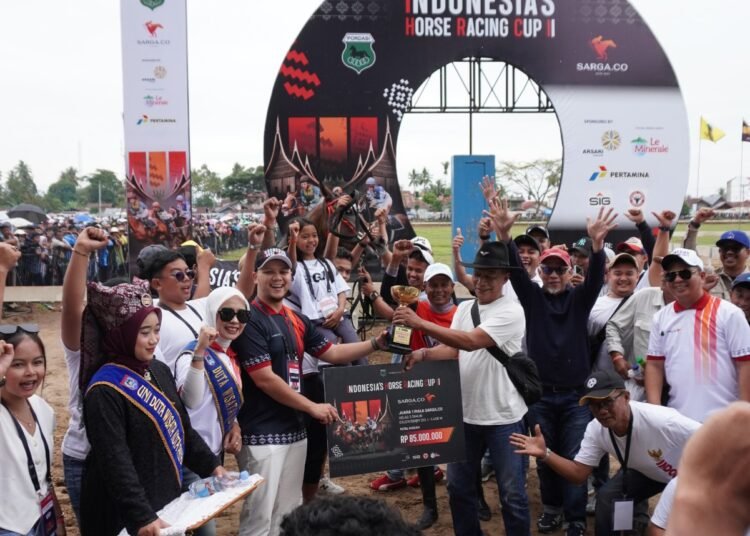 Pacuan kuda Indonesia’s Horse Racing (IHR) Cup II 2025 sukses digelar di Gelanggang Pacuan Kuda Kubu Gadang, Payakumbuh, Sumatra Barat, Minggu (28/9/2025).