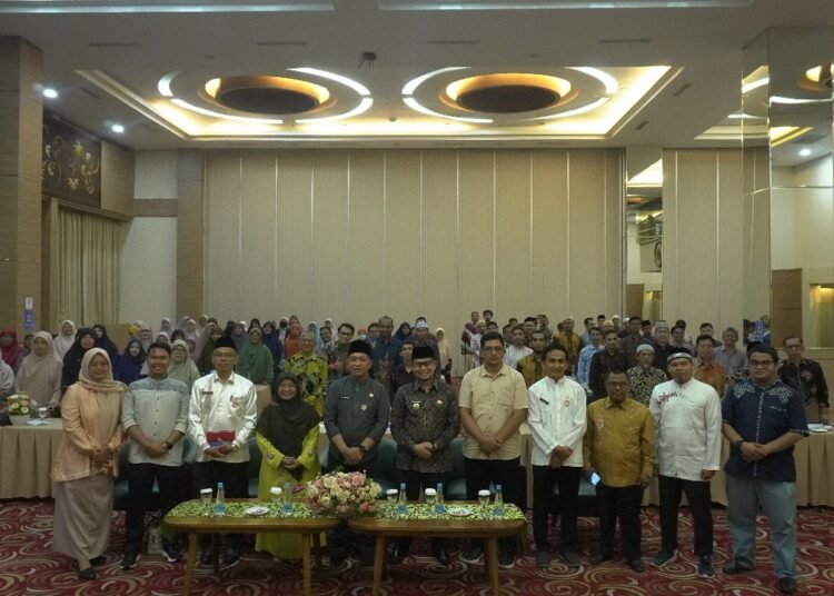 Wakil Wali Kota Bukittinggi, Ibnu Asis, menghadiri pembukaan Pelatihan Dai dan Daiyah khusus Kota Bukittinggi, di Hotel Grand Royal Denai, Jumat (26/9/2025).