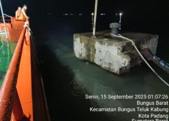 Perahu Nelayan Terbalik di Padang, Dua Orang Hilang dan Satu Selamat
