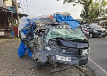 Mobil Pikap Remuk Usai Tabrakan dengan Minibus di Pasaman Barat, Begini Kondisi Korban