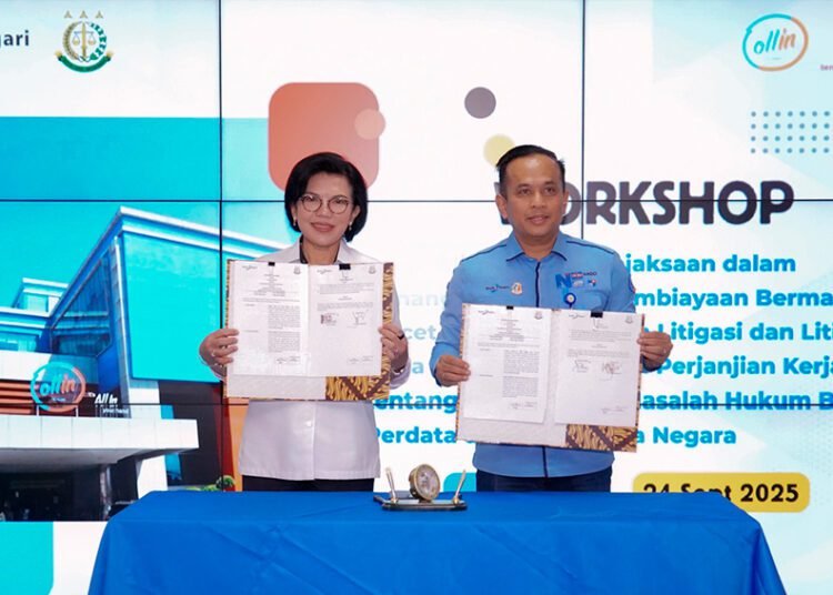 Bank Nagari dan Kejaksaan Tinggi (Kejati) Sumbar  melakukan Penandatanganan Perjanjian Kerja Sama (PKS) tentang Penanganan Masalah Hukum Bidang Perdata dan Tata Usaha Negara, Rabu (24/9).