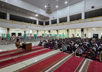 Rektor Unand Buka Kegiatan Subuh Mubarakah Mahasiswa Baru 2025