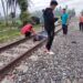 Berpelukan di Rel Kereta Api, Warga di Padang Pariaman Ditabrak Kendaraan Pemeriksa Jalur