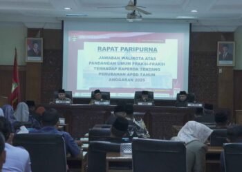 Wali Kota Bukittinggi Jawab Pandangan Umum Fraksi Soal Perubahan APBD 2025