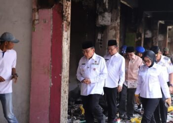 Pemko Padang Bantu Korban Kebakaran Pasar Payakumbuh