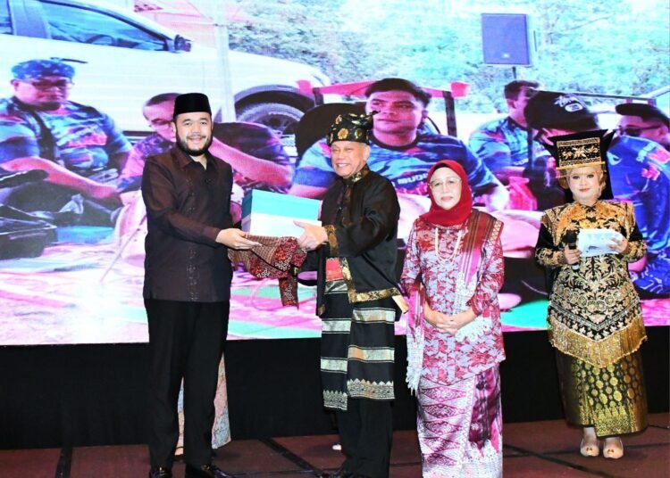 Wali Kota Padang, Fadly Amran, saat membuka Forum Komunikasi Ilmiah (Forkomil) VI Fakultas Kedokteran Gigi (FKG) Universitas Baiturrahmah pada Sabtu (20/9/2025).