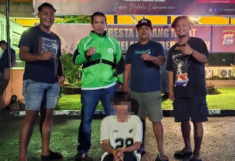 Polisi menangkap seorang pria di Lubuk Basung, Agam, pada Selasa (23/9) karena membawa kabur gadis di Padang. Foto: Polresta Padang
