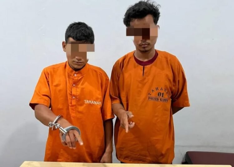 Dua pelaku penyalahgunaan sabu-sabu berinisial RI (26) dan IN (24), ditangkap polisi di Dusun 3 Desa Bukit Kratai, Kecamatan Rumbio Jaya, Kabupaten Kampar, Riau, pada Selasa (23/9/2025).