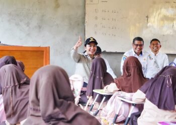 Bupati Dharmasraya Tinjau Revitalisasi Sekolah, Anggaran Rp28 Miliar Digelontorkan