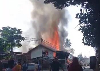 Video: Detik-Detik Api Hanguskan Rumah Warga di Limapuluh Kota
