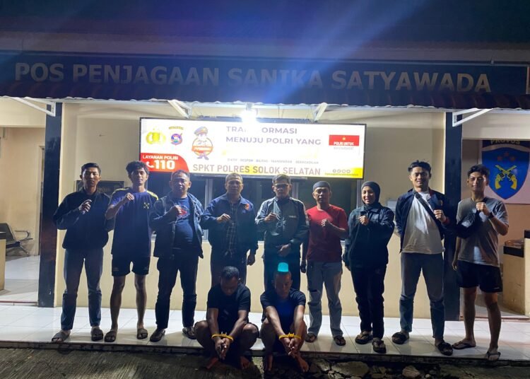 Polisi menangkap dua terduga bandar sabu-sabu yang selama ini memasok barang haram tersebut di Solok Selatan. Keduanya ditangkap di Padang pada Rabu (3/9) sore.