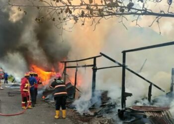 Dua Rumah Warga di Padang Ludes Terbakar