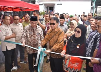 Wawako Padang dan Deputi BKKBN Resmikan Kampung KB Baringin Sakti, Fokus Tekan Stunting dan Tingkatkan Kualitas Keluarga