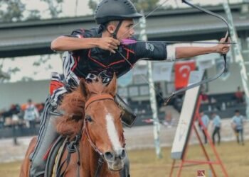 Keren! Atlet Asal Padang Pariaman Wakili Indonesia di Kejuaraan Dunia Horseback Archery 2025
