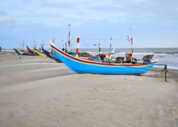 Nelayan di Pariaman Hentikan Aktivitas Melaut akibat Cuaca Ekstrem