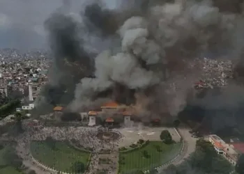 Demo di Nepal Chaos! Istri Mantan PM Tewas Terbakar, Rumah Pejabat dan Gedung Negara Dibakar Massa